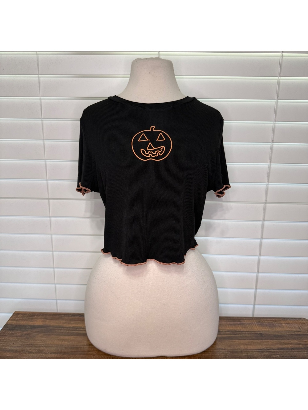 Romwe Black Crop Top with Orange Pumpkin Print Size Large